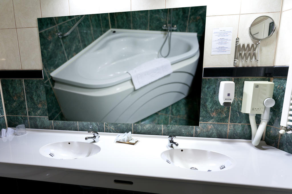 Hotel Dacia Rrt Bucharest Room photo