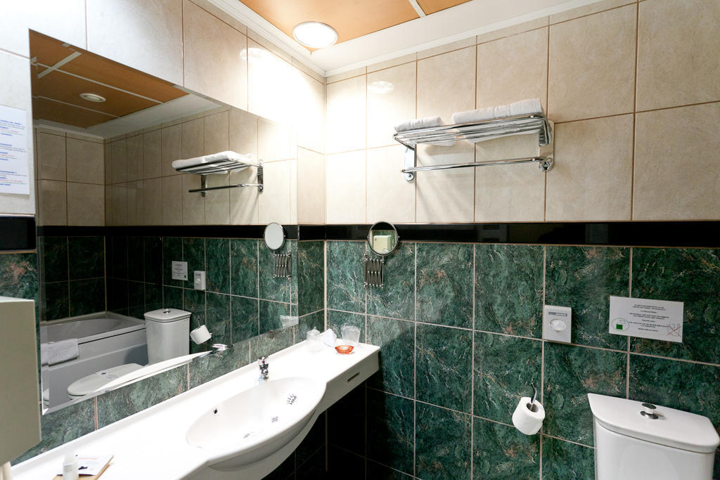 Hotel Dacia Rrt Bucharest Room photo