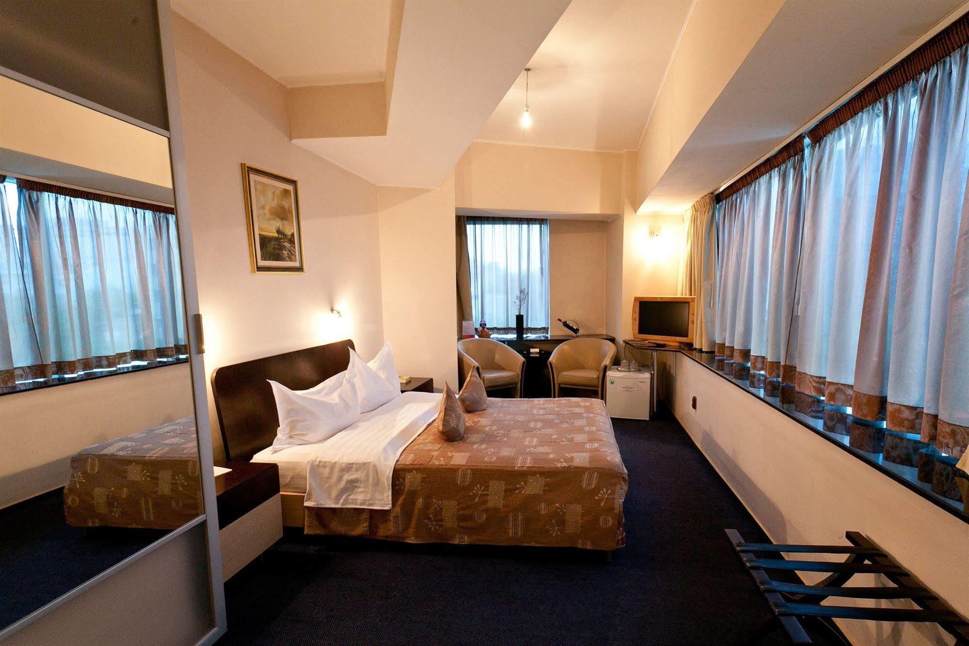 Hotel Dacia Rrt Bucharest Exterior photo