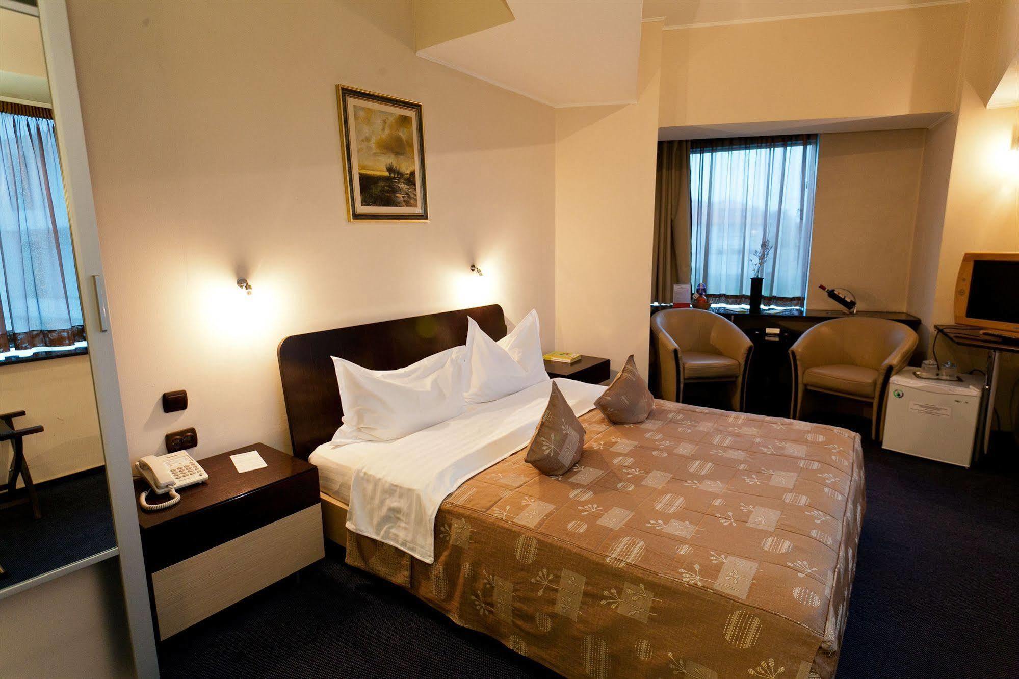 Hotel Dacia Rrt Bucharest Exterior photo